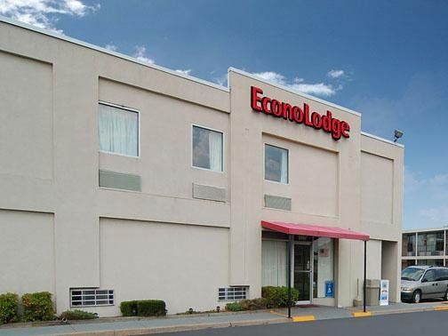 Econo Lodge Near Potomac Mills วูดบริดจ์ ภายนอก รูปภาพ